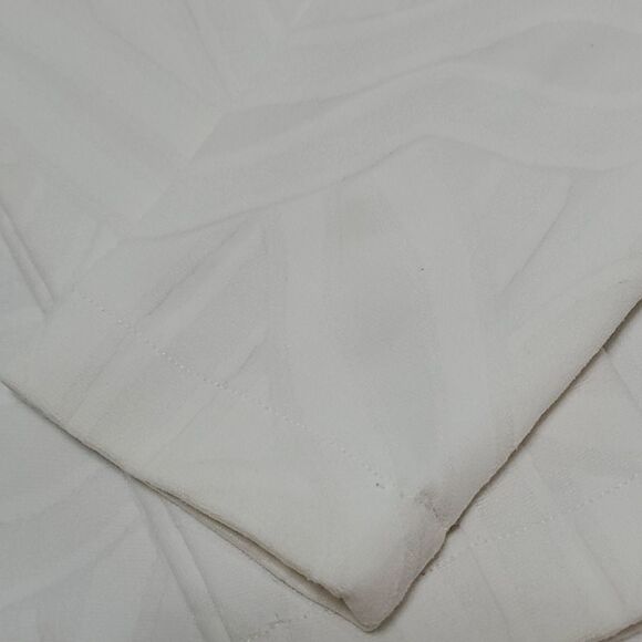 ANDRIA LIEW, STRETCH TOP, size small, white. Beautiful fabric. - Picture 5 of 10